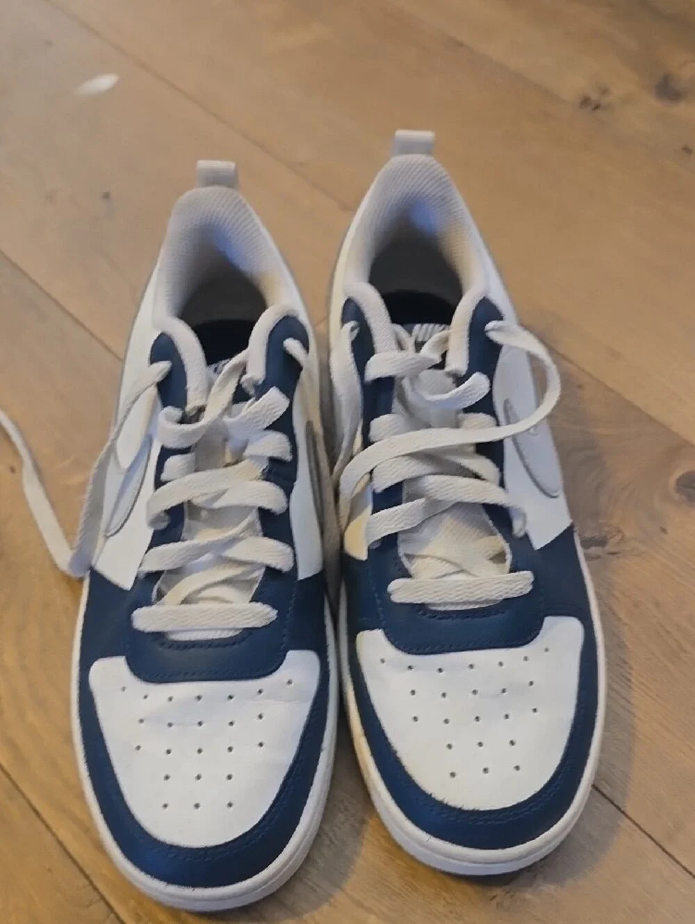 Nike Kids Low-Top Sneakers in White and Navy